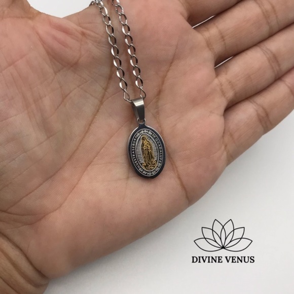 Mother Mary Necklace - Picture 2 of 8